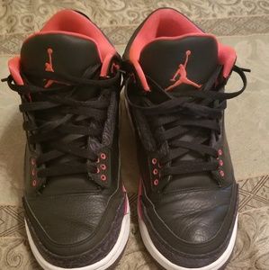 Air Jordan 3s black and crimson size 11
